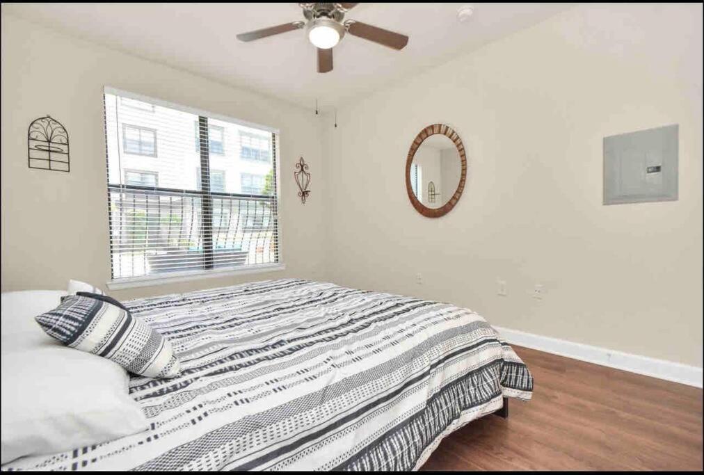 Luxury 1Bedroom/Pool View/ Galleria W/Study Desk Houston Exteriér fotografie