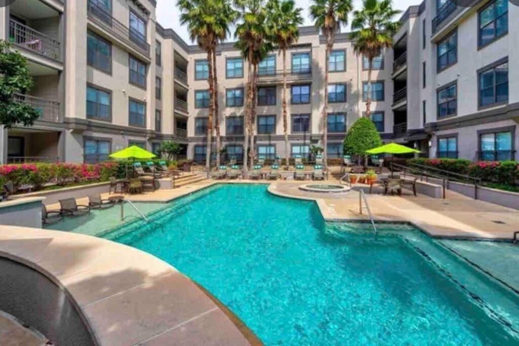 Luxury 1Bedroom/Pool View/ Galleria W/Study Desk Houston Exteriér fotografie